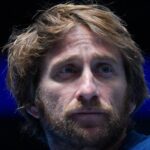 Cervara (coach de Medvedev) sur la finale entre Alcaraz et Sinner : « C’est comme sur l’autoroute quand tu as un ‘con’ qui roule à 200 km/h, puis a 120 puis à 200, puis à 120 et que toi, tu roules tout le long à 130… »