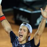 Inusable, Schwartzman rejoint Djokovic en finale