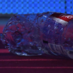 Rublev explose une bouteille… mais doit nettoyer