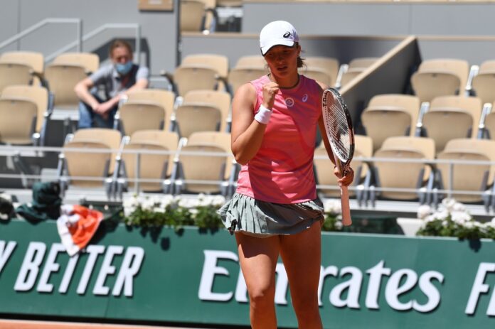 Swiatek victoire poing serré RG 2021