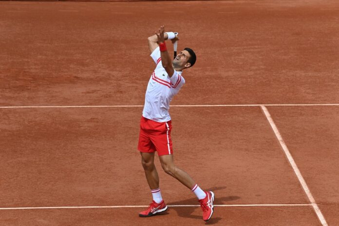 Djokovic smash RG 2021