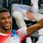 Auger‐Aliassime donne la leçon à Alcaraz et va disputer sa troisième finale de suite