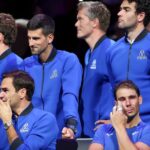 Roger Federer : « Quand on m’en reparle, je regarde en arrière et je me dis : ‘Ah oui, c’est vrai, je tenais la main de Rafael Nadal après avoir joué en double avec lui’ »