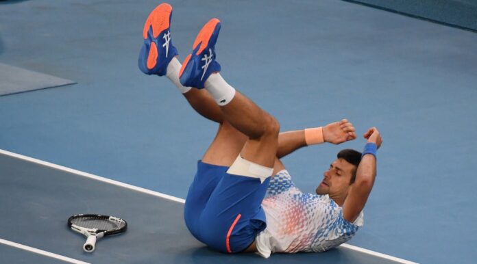 Djokovic tombe blessé à terre OA 2023