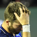 Moutet (battu pour son retour par le 367e mondial) : « Dure journée… Je suis peu satisfait de mon niveau de jeu mais c’est encourageant d’avoir tenu un match entier sous la chaleur »