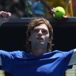 Rublev se rapproche de Djokovic et Medvedev : « À certains moments, je me disais que je n’avais aucune chance, parce que j’avais l’impression qu’il dominait et que je ne savais pas quoi faire »