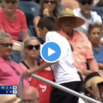 Un adolescent se fait livrer un repas en plein match, les joueuses et les spectateurs stupéfaits