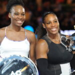 Venus Williams, sur un potentiel retour de Serena : « Je n’arrête pas de dire à mon équipe : ‘La seule chose qui rendrait cela encore meilleur, c’est qu’elle soit là’. Comme on a toujours tout fait ensemble, elle me manque. Mais si elle revient, je suis sûre qu’elle vous le fera savoir »