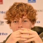 Sinner, après sa défaite contre Djokovic : « Comme tous les autres joueurs contre qui j’ai perdu, je crois qu’il fait de moi un meilleur joueur »