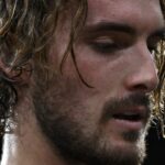 Julien Varlet ne croit pas en Tsitsipas : « On ne reverra pas un joueur gagner un Grand Chelem en jouant avec un revers à une main, c’est fini ! Peut‐être si tu as un Eubanks en feu sur gazon. Sinon, tu oublies »