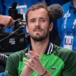 Medvedev à sa femme et sa fille après sa défaite contre Sinner : « Je ne sais pas si elles ont éteint la télé, mais Dasha et Alisa, si vous regardez, c’était comme si vous étiez là avec moi. Malheureusement, je n’ai pas pu le faire aujourd’hui »