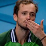 Medvedev sur le « karma » à l’attention de Zverev : « Non, non, non, ce n’était pas ça. Nous ne sommes pas amis mais nous semblons nous respecter plus qu’avant. C’était quelque chose lié à mon équipe. Quelque chose à propos de la mentalité »
