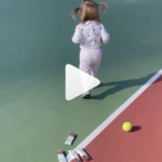 La fille de Medvedev en mode ramasseuse de balles, l’instant très mignon…