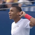 Auger‐Aliassime se lâche comme jamais et chambre sévèrement Bublik et le public : « Je n’entends plus rien, je n’entends plus de bruit »