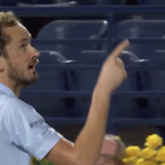 Daniil Medvedev perd les pédales et accuse l’arbitre de russophobie : « C’est quoi ce deux poids deux mesures contre les Russes ? »
