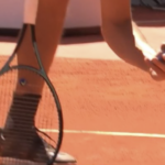 Furieux après une décision du Hawk‐Eye, Zverev prend en photo la marque de la balle !