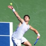 Ben Shelton amer après sa défaite contre Zverev : « Un joueur avec un service comme le mien aurait dû conclure ce set… Mais le problème, c’est plutôt les choix que je fais après »