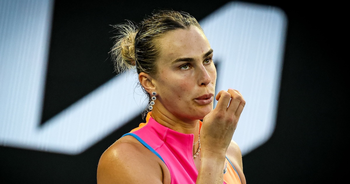 Qualifiée de « dangereuse » par la joueuse ukrainienne, Oleksandra Oliynykova, Aryna Sabalenka répond : « J’ai déjà beaucoup parlé de ce sujet. Si je pouvais changer les choses, je le ferais sans hésiter »