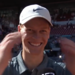Jannik Sinner, mort de rire après sa victoire au 3e tour : « De toute façon, je n’ai pas besoin d’une application de rencontre »