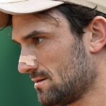 Valentin Vacherot, après son premier tour : « Voir mon cousin (Arthur Rinderknech) qui s’amusait dans les tribunes à 2–1 dans le deuxième set, ça m’a donné un énorme coup de boost »