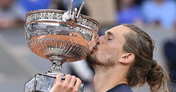 Zverev trophée RG 2026 bisou