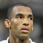 L’énorme annonce d’Auger‐Aliassime, trois jours après sa défaite contre Djokovic : « Après 10 ans, il a été récemment décidé que Wimbledon serait mon dernier tournoi avec Frédéric Fontang à mes côtés en tant qu’entraîneur »
