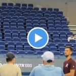 Djokovic aperçu en pleine leçon de coaching avec Iga Swiatek