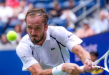 Medvedev dépité, éliminé par Tiafoe : « On peut parler de Frances, on peut parler de moi, mais la réalité, c’est que j’ai perdu en trois sets et je sais que je peux jouer dix fois mieux que ce que j’ai montré aujourd’hui »